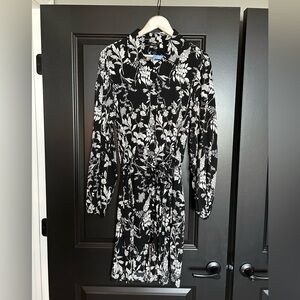 Well Worn Black and White Floral Long Sleeve Dress large NWT